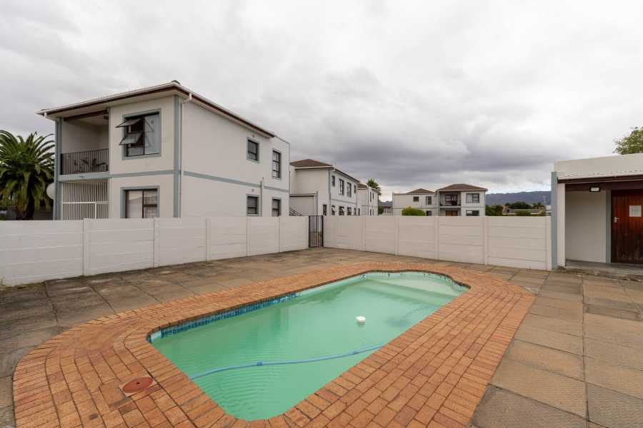 2 Bedroom Property for Sale in Twin Palms Western Cape